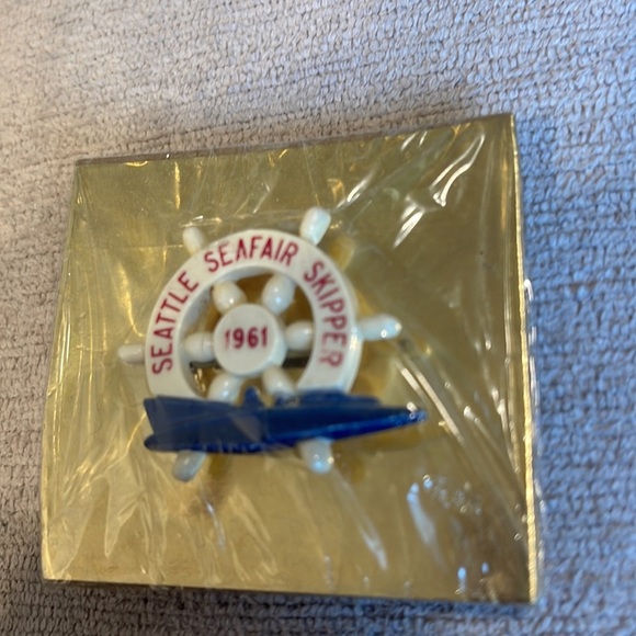 Vintage 1961 Seattle Seafair Skipper Pin Hydro Hydroplane Authentic Nice - Picture 2 of 2